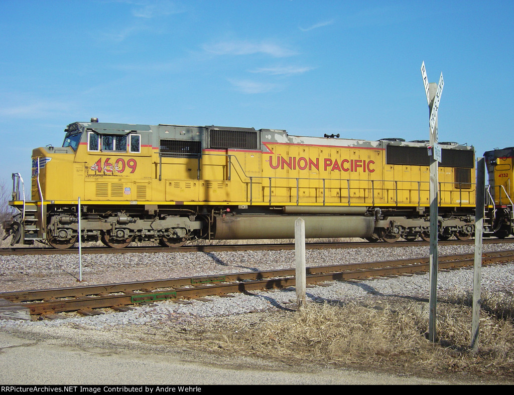 UP 4609 stopped just east of Junction Road